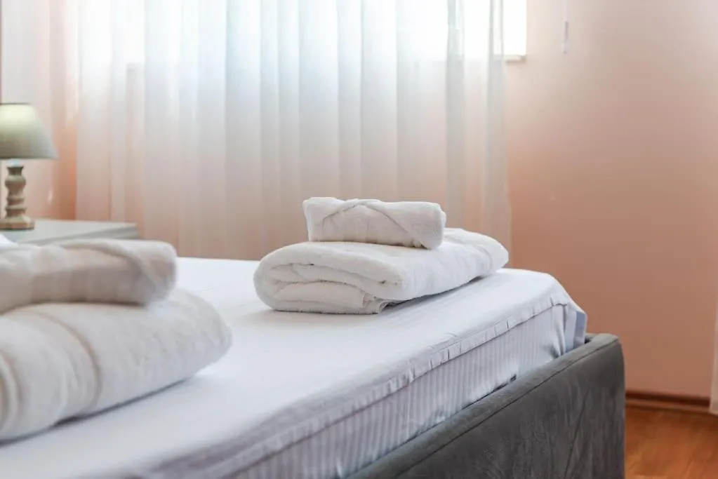 The Vibrant Hub Apartman Shkodra Albánia